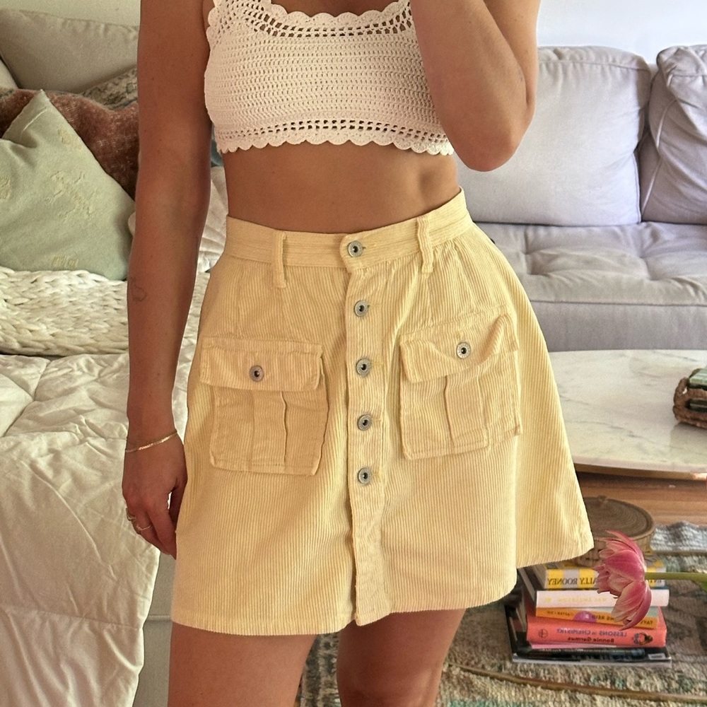 Vintage butter yellow skirt